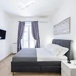 Chiaia Boutique Flat On Pedestrian Area By Napoliapartments
