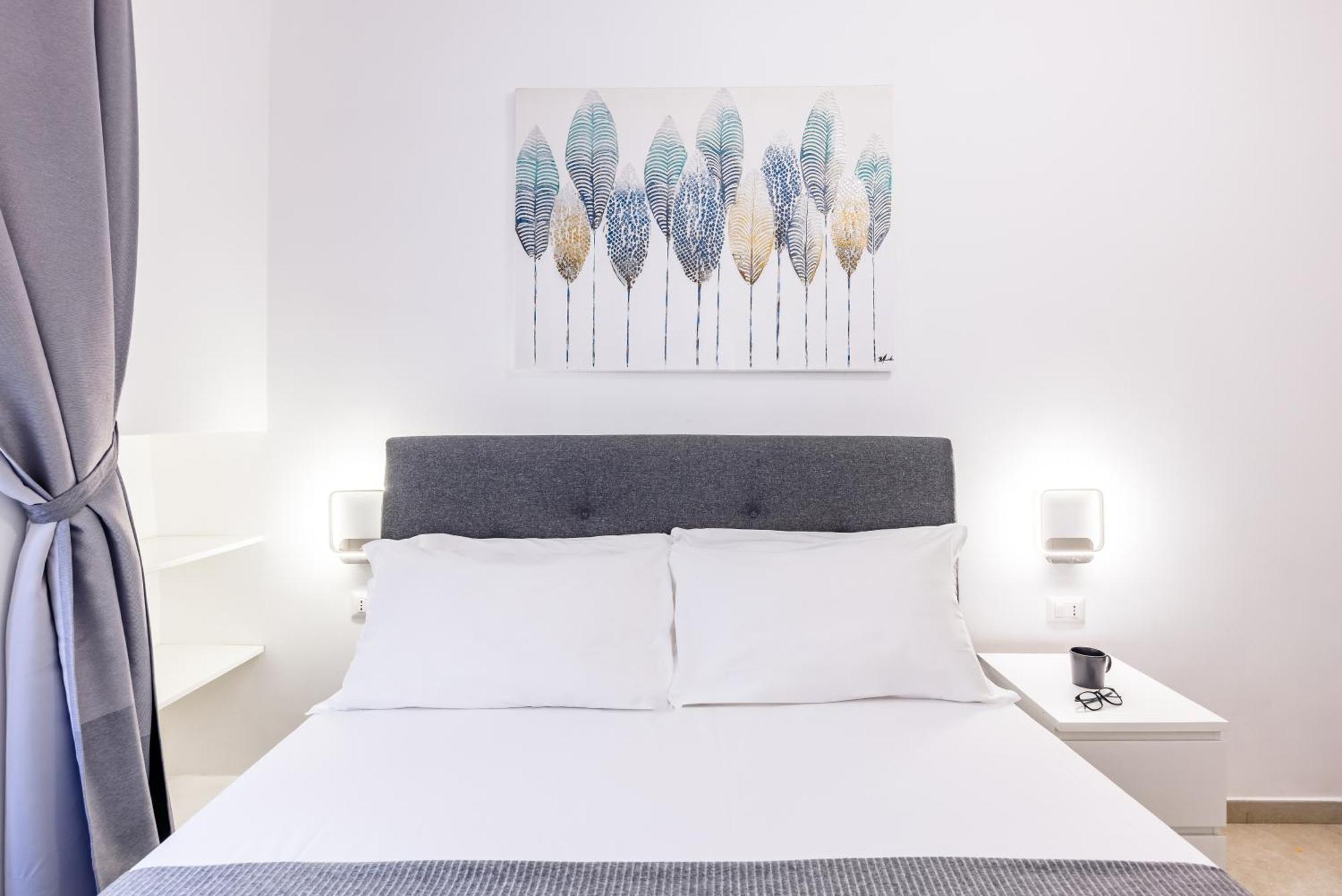 Chiaia Boutique Flat On Pedestrian Area By Napoliapartments