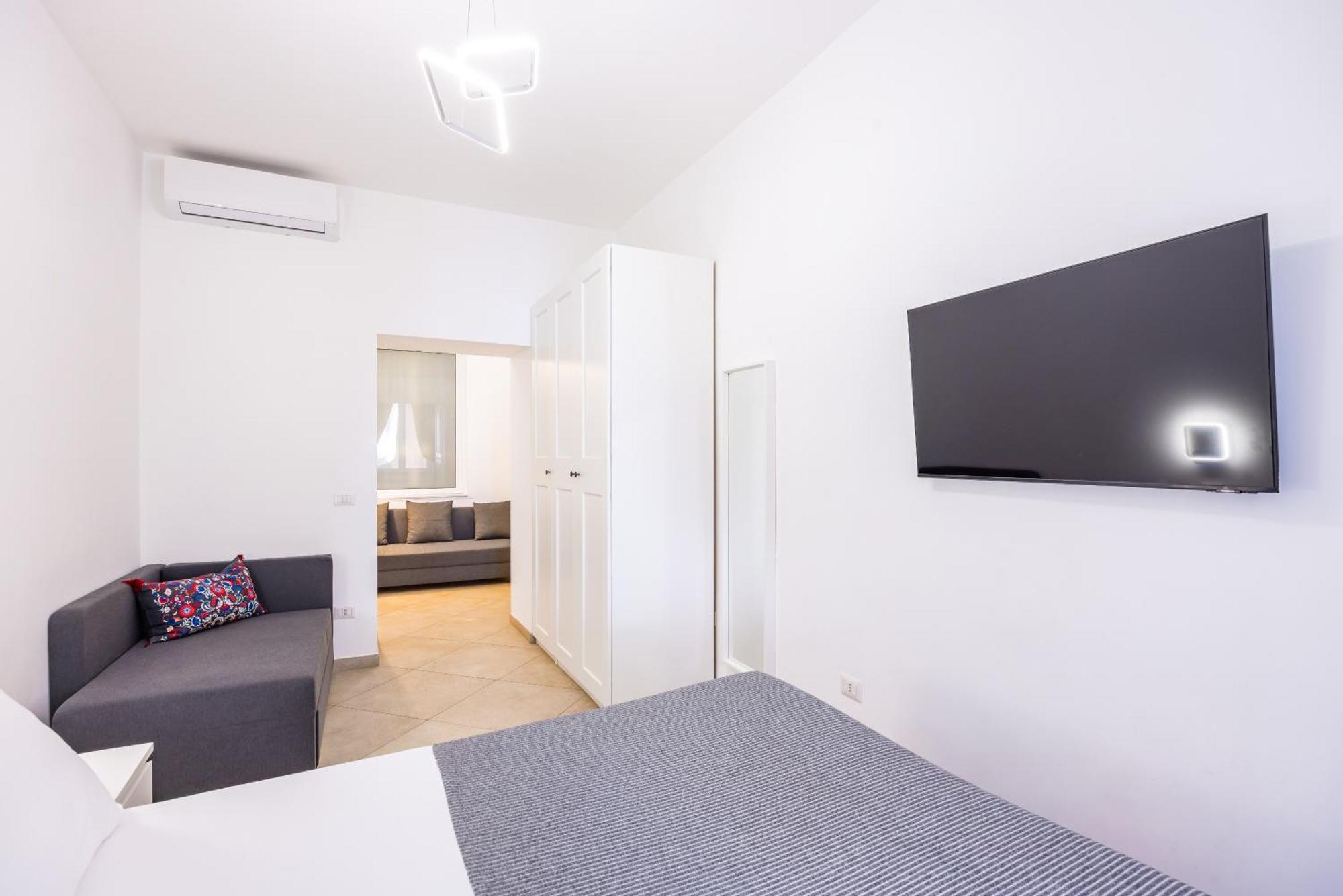 Chiaia Boutique Flat On Pedestrian Area By Napoliapartments Appartamento Napoli