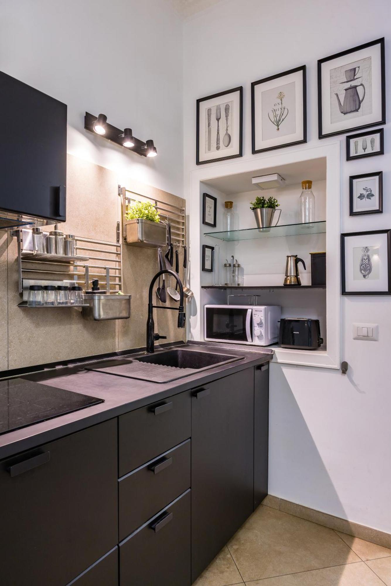 Chiaia Boutique Flat On Pedestrian Area By Napoliapartments * Naples